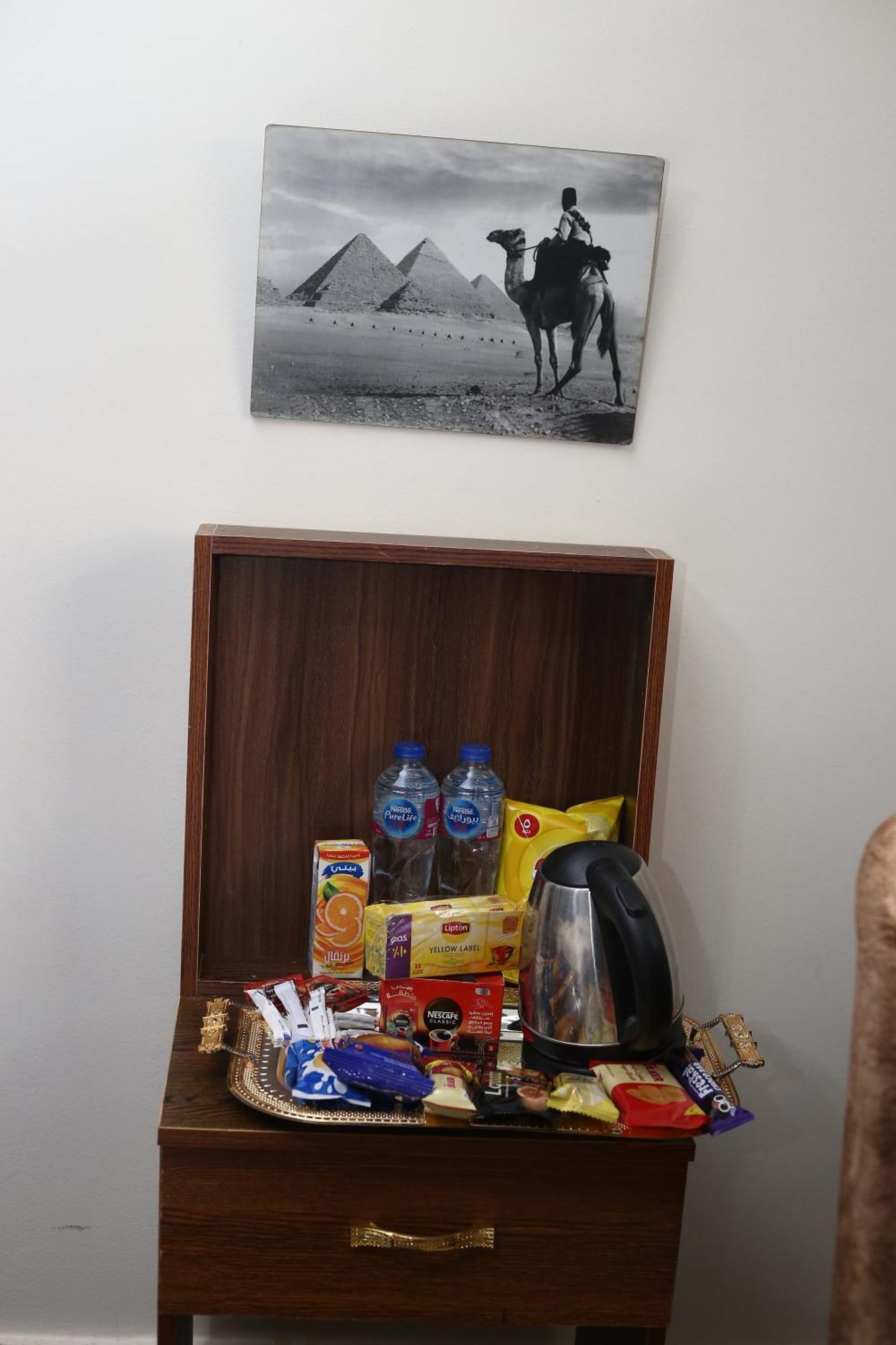 Pyramids Show Hotel Kafret el-Gabal Kültér fotó