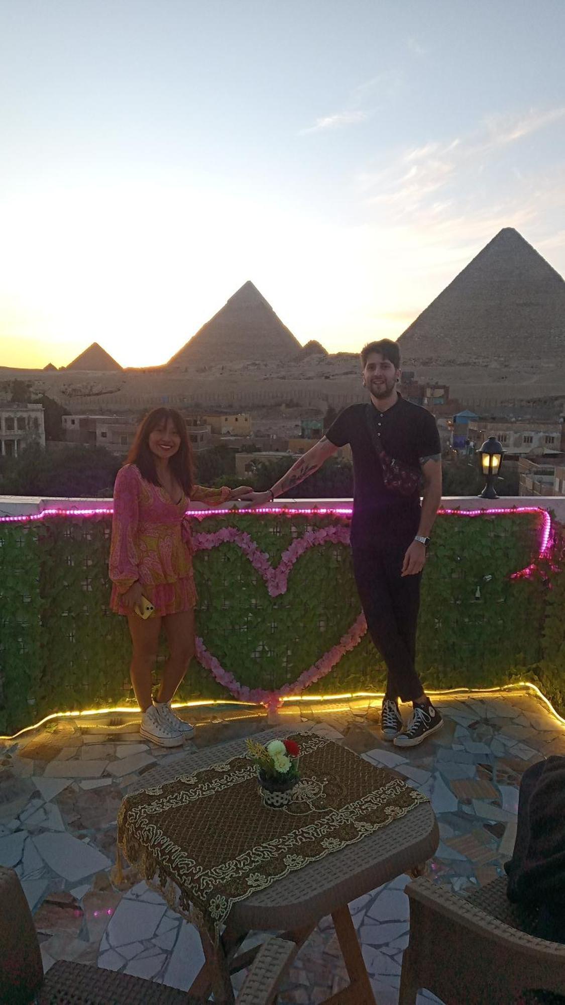 Pyramids Show Hotel Kafret el-Gabal Kültér fotó