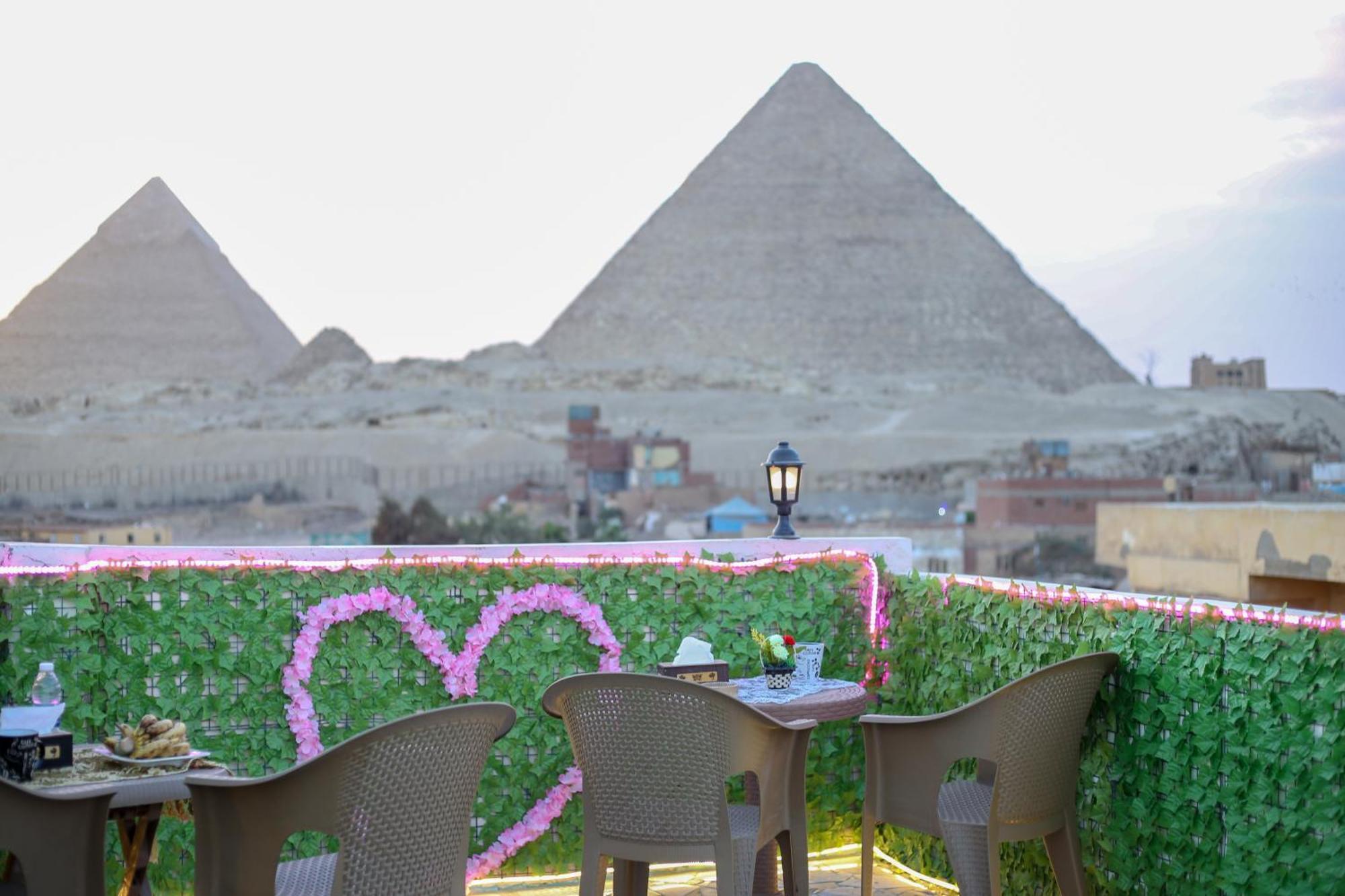 Pyramids Show Hotel Kafret el-Gabal Kültér fotó