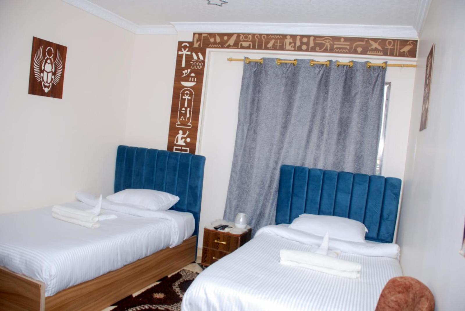Pyramids Show Hotel Kafret el-Gabal Kültér fotó